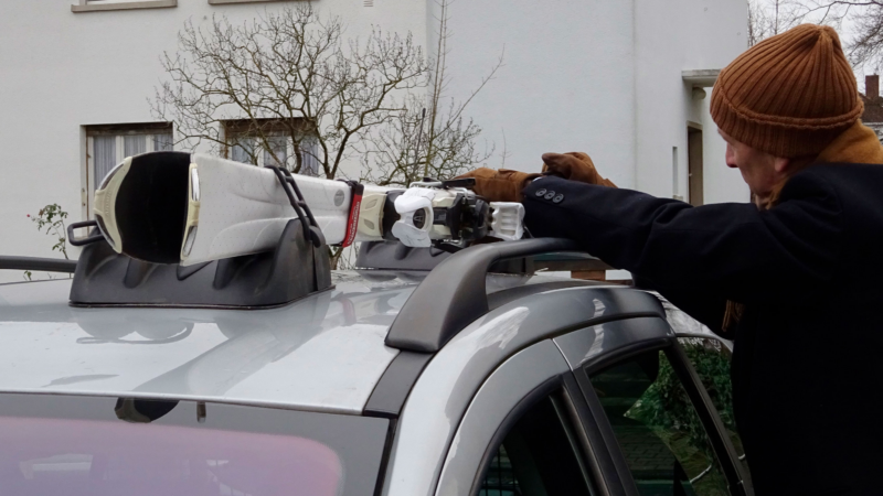 Auf dem Autodach: Skiausrüstung leichte Beute für Diebe