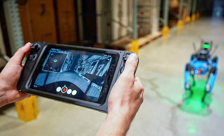 Otto Group realisiert intelligente KI-gestützte Roboterkoordination mit einem Digital Twin von Roboverse Reply