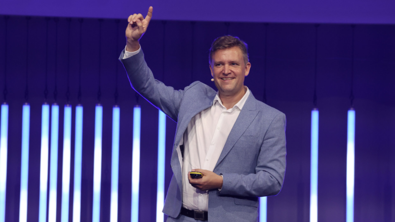 „Die Weiterentwicklung und der Einsatz Künstlicher Intelligenz wird 2026 die Agenda des UCC-Markts bestimmen“