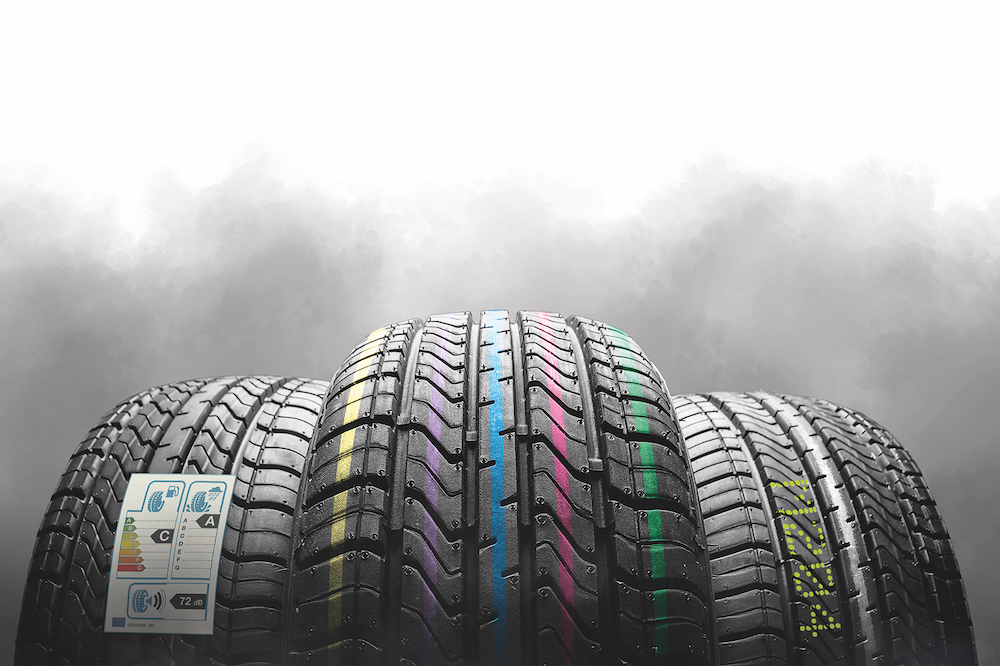 Leuchtend farbige Kennzeichnung von Gummireifen