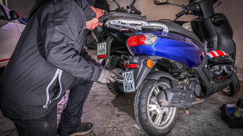 Mopeds, E-Scooter und S-Pedelecs brauchen neues Versicherungskennzeichen