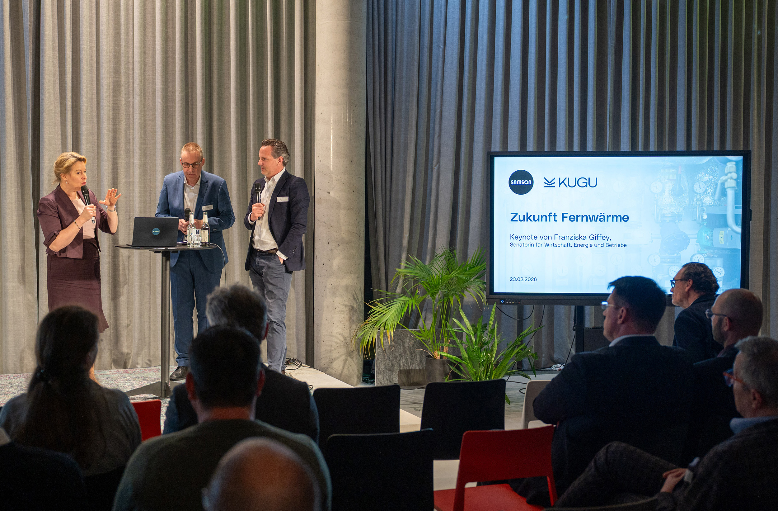 Wärme braucht Richtung: Veranstaltung „Zukunft Fernwärme“ vernetzt Branche und Politik