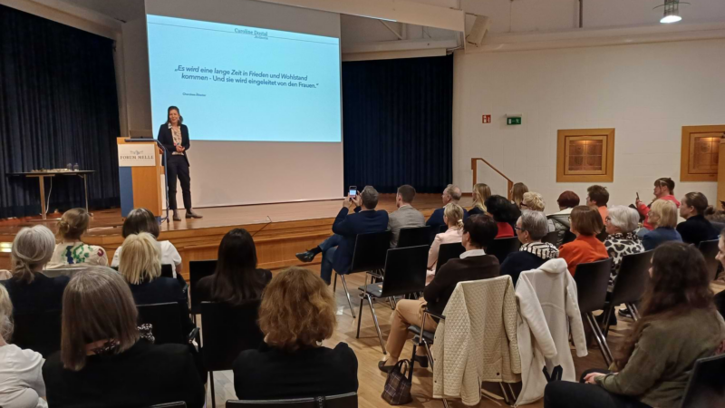 Caroline Dostal begeistert mit Vortrag zum Frauentag