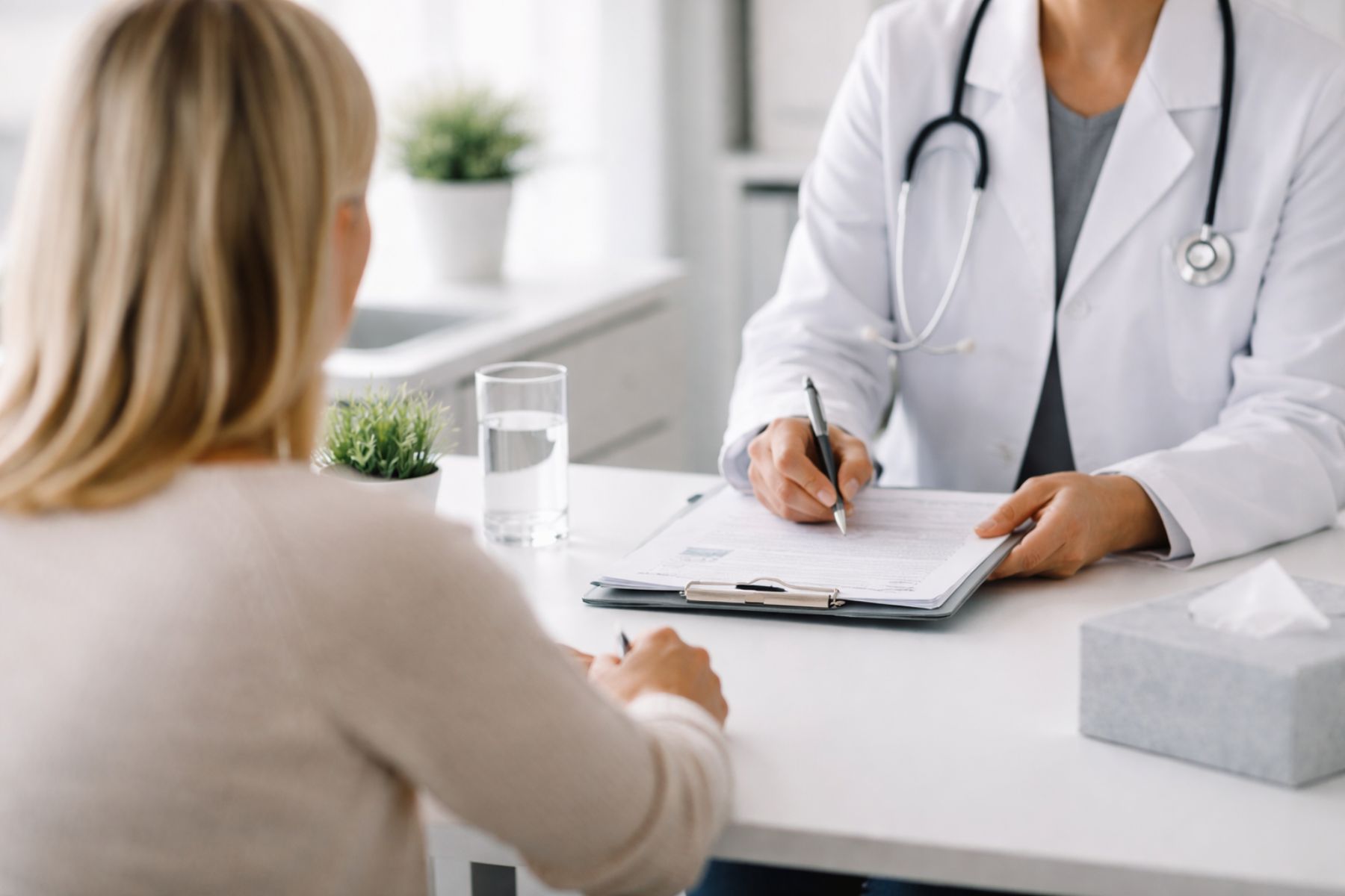 Harninkontinenz bei Frauen: Ihr Hausarzt Dr. Dorigoni in München erklärt Ursachen und moderne Behandlungsmethoden