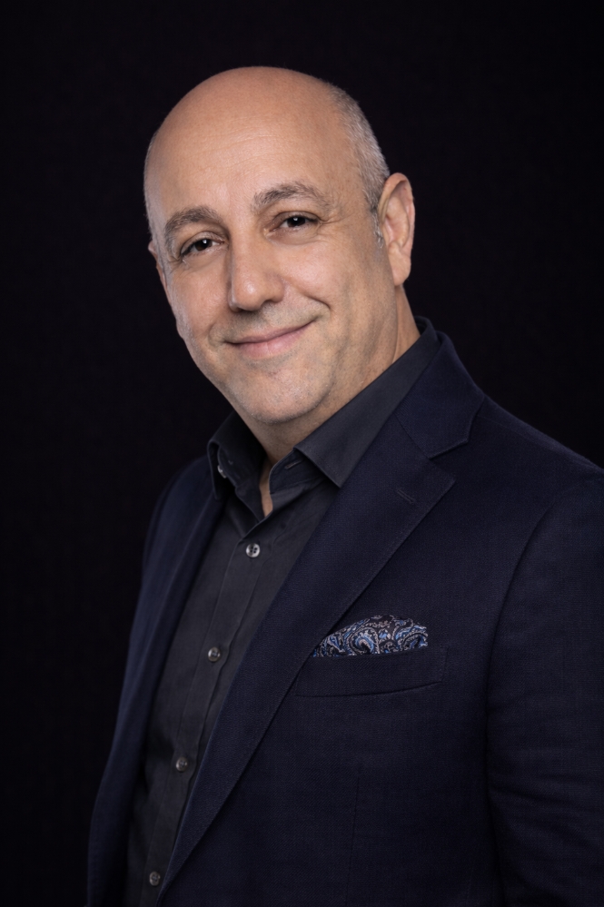 Emanuell Charis: Warum der Wunsch, den Ex zurückzugewinnen, oft genau das Gegenteil bewirkt