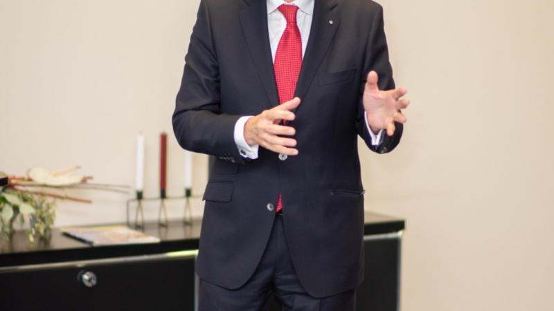 KI verändert Märkte. Strategie schafft Wachstum.