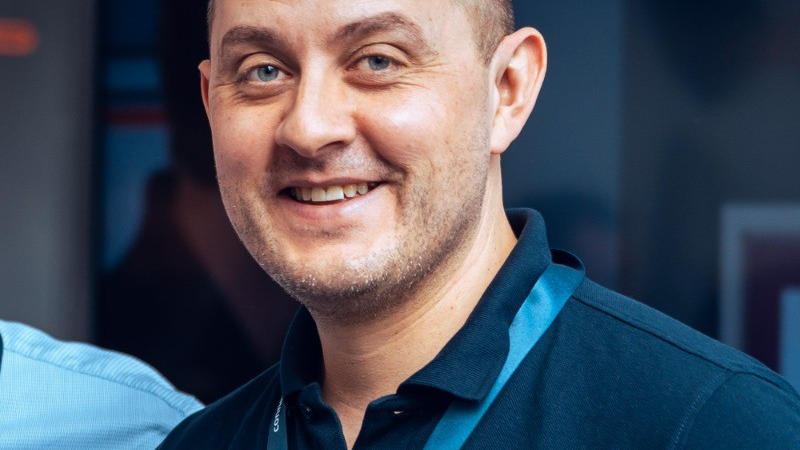 Die Lücke zwischen IT und OT: warum getrenntes Monitoring der größte operative blinde Fleck ist