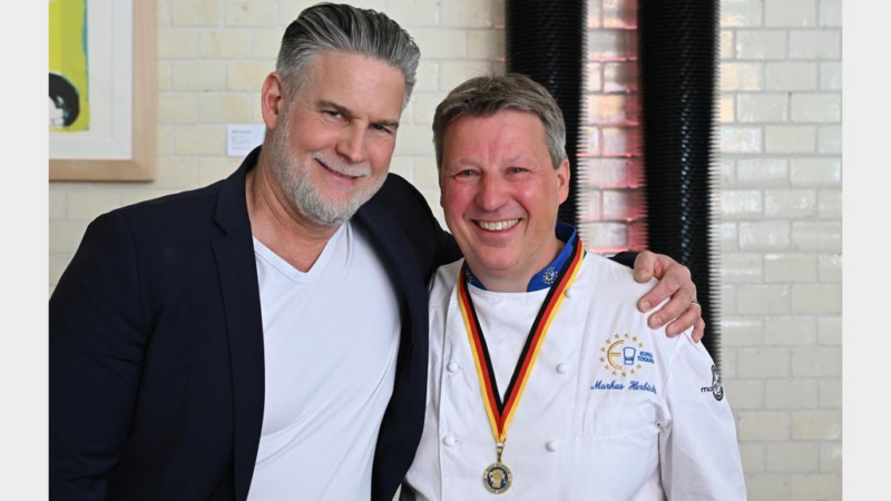 Gold für das Handwerk: Markus Herbicht erhält den „Toques d“Or Meilleur Ouvrier – Best Worker“, eine der höchsten Auszeichnungen der internationalen G